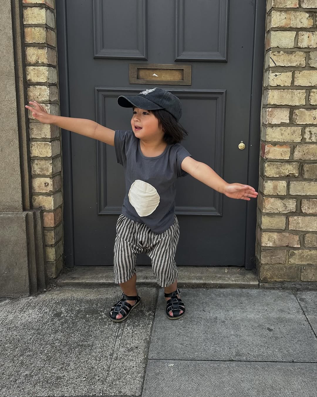 Sleeveless T-Shirt with Striped Shorts Set